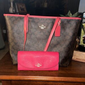 Coach Signature City Tote with Original Hang Tag and Matching Wallet